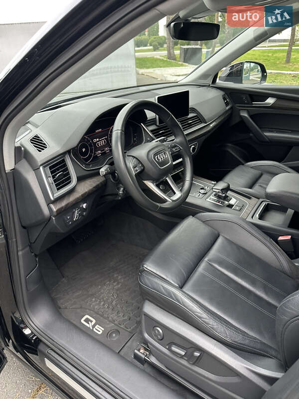 Внедорожник / Кроссовер Audi Q5 2018 в Вараше