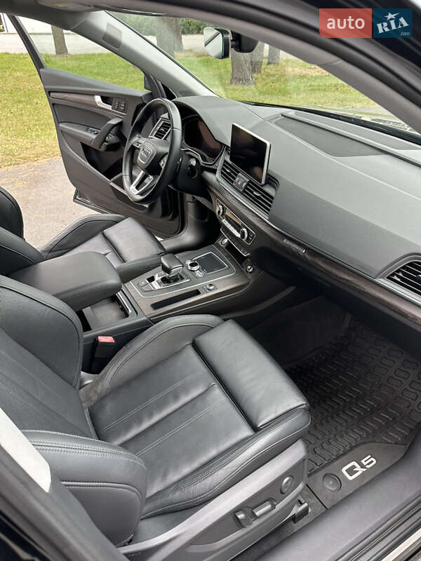 Внедорожник / Кроссовер Audi Q5 2018 в Вараше