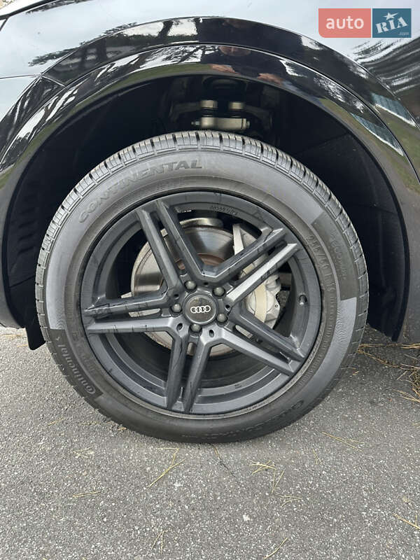Внедорожник / Кроссовер Audi Q5 2018 в Вараше