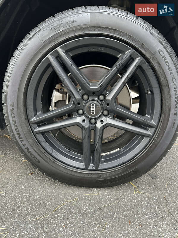 Внедорожник / Кроссовер Audi Q5 2018 в Вараше