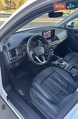 Внедорожник / Кроссовер Audi Q5 2021 в 