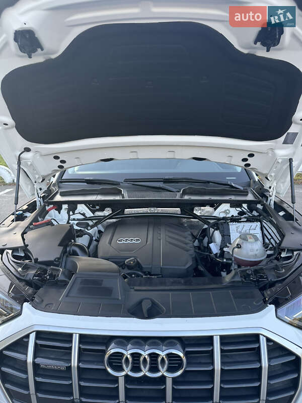 Внедорожник / Кроссовер Audi Q5 2021 в Вараше