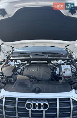 Внедорожник / Кроссовер Audi Q5 2021 в 