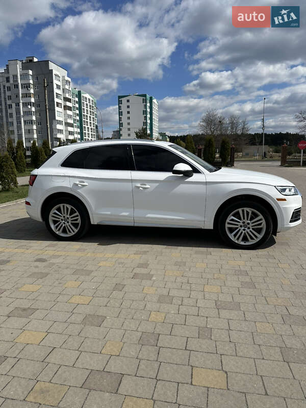 Внедорожник / Кроссовер Audi Q5 2018 в Вараше