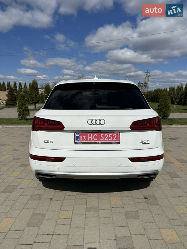 Внедорожник / Кроссовер Audi Q5 2018 в Вараше