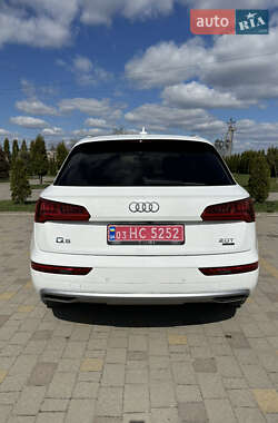 Позашляховик / Кросовер Audi Q5 2018 в 