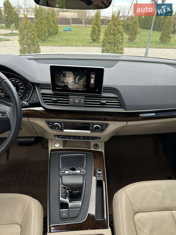 Внедорожник / Кроссовер Audi Q5 2018 в Вараше