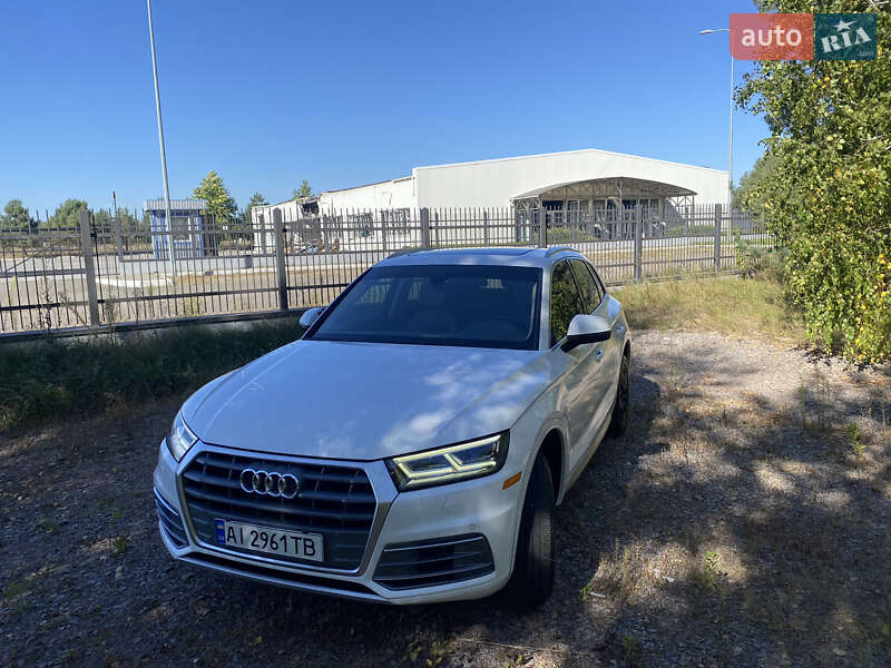 Внедорожник / Кроссовер Audi Q5 2020 в Василькове
