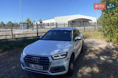Позашляховик / Кросовер Audi Q5 2020 в 