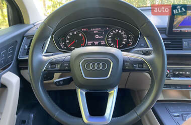 Позашляховик / Кросовер Audi Q5 2020 в 