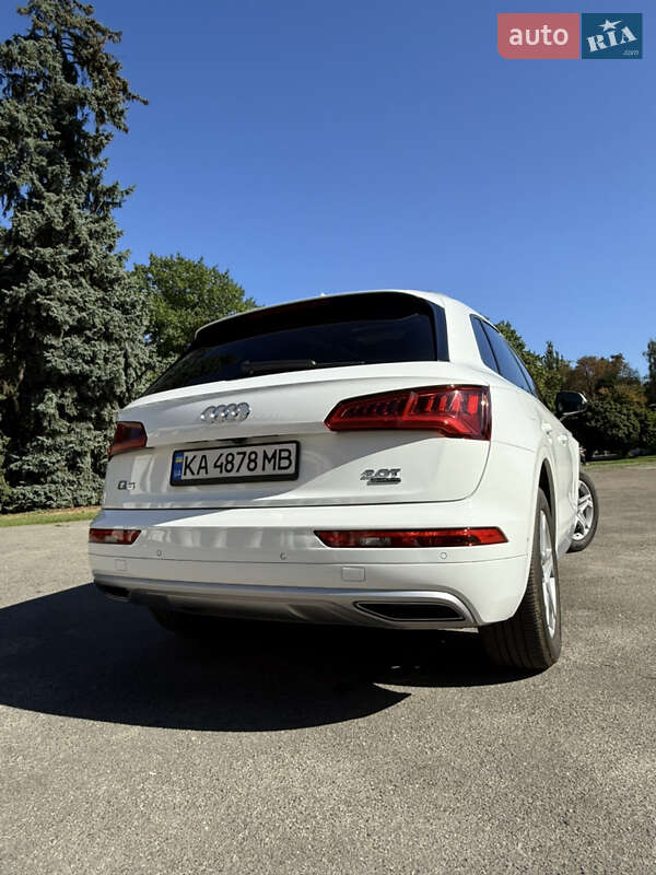 Внедорожник / Кроссовер Audi Q5 2018 в Киеве