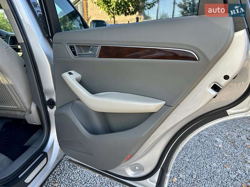Внедорожник / Кроссовер Audi Q5 2010 в Виннице