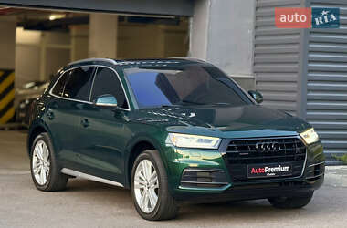 Позашляховик / Кросовер Audi Q5 2018 в 
