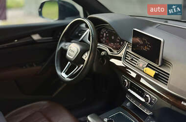 Позашляховик / Кросовер Audi Q5 2018 в 