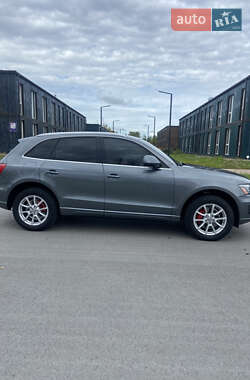 Внедорожник / Кроссовер Audi Q5 2012 в 