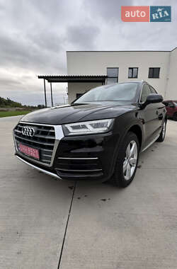 Внедорожник / Кроссовер Audi Q5 2017 в 