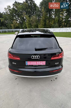 Внедорожник / Кроссовер Audi Q5 2017 в 