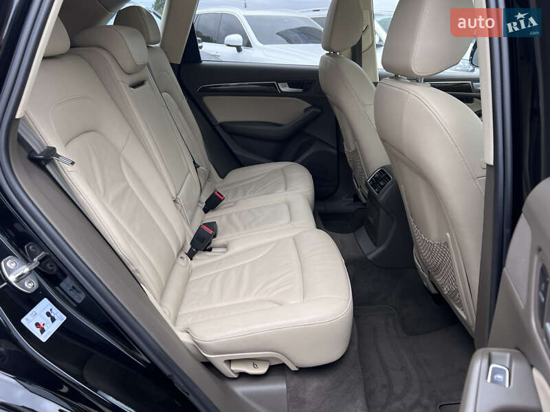 Внедорожник / Кроссовер Audi Q5 2014 в Нововолынске