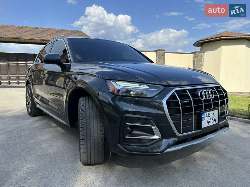Внедорожник / Кроссовер Audi Q5 2020 в Новомосковске