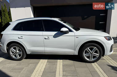 Внедорожник / Кроссовер Audi Q5 2024 в 