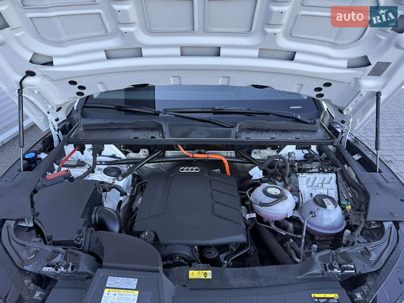 Внедорожник / Кроссовер Audi Q5 2024 в Львове