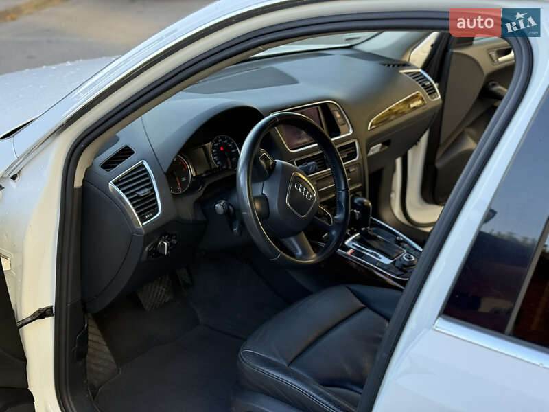 Внедорожник / Кроссовер Audi Q5 2011 в Киеве