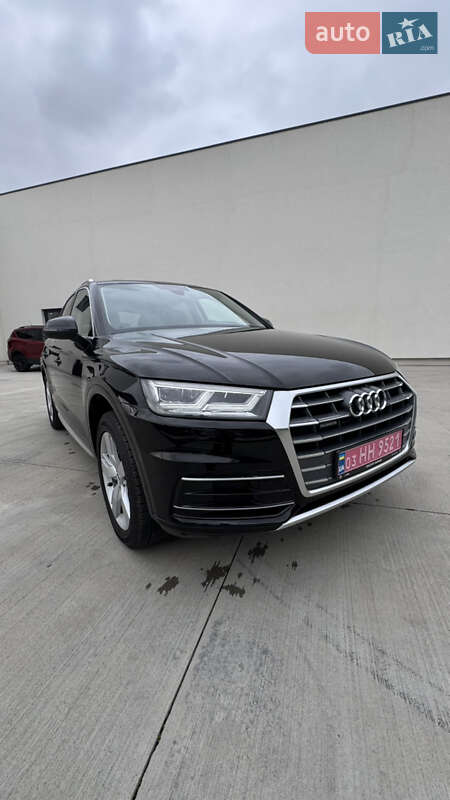 Внедорожник / Кроссовер Audi Q5 2017 в 