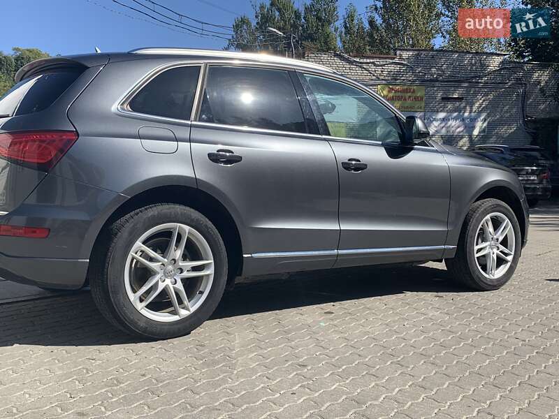 Позашляховик / Кросовер Audi Q5 2016 в Львові