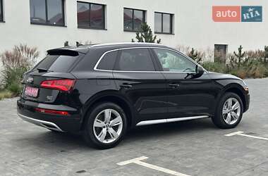 Позашляховик / Кросовер Audi Q5 2018 в 
