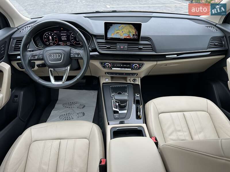 Внедорожник / Кроссовер Audi Q5 2018 в Луцке