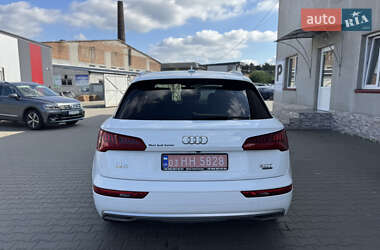 Внедорожник / Кроссовер Audi Q5 2018 в 