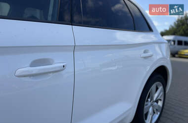 Внедорожник / Кроссовер Audi Q5 2018 в 
