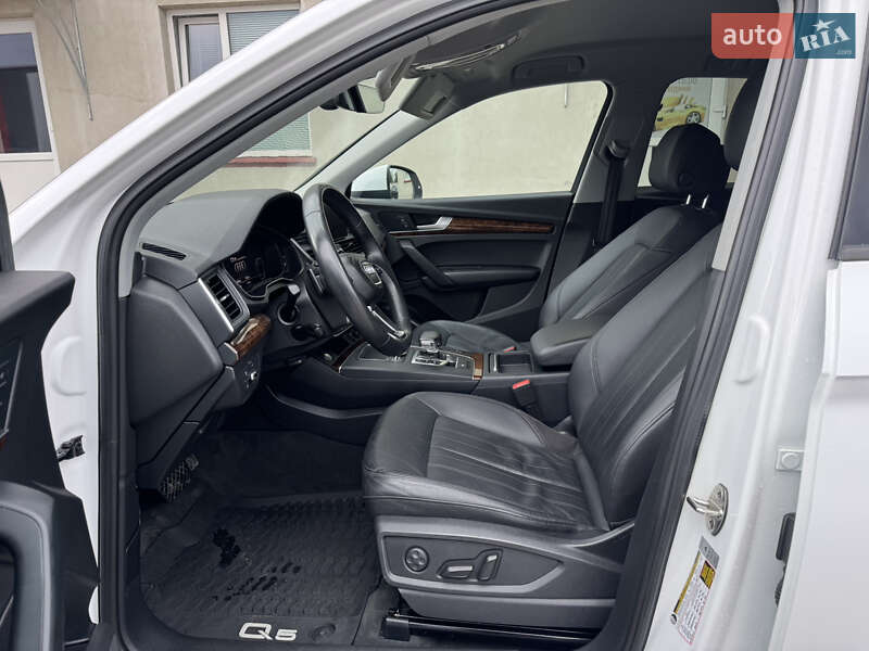 Внедорожник / Кроссовер Audi Q5 2018 в Луцке