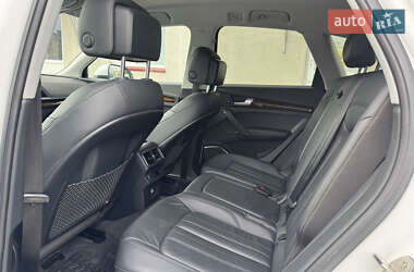 Внедорожник / Кроссовер Audi Q5 2018 в 