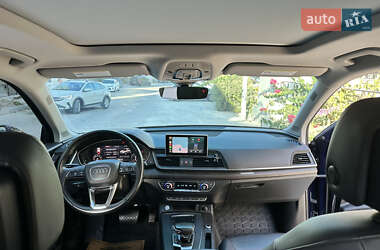 Внедорожник / Кроссовер Audi Q5 2018 в 