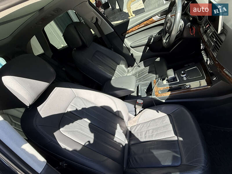 Позашляховик / Кросовер Audi Q5 2017 в Львові
