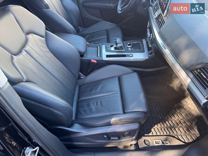 Внедорожник / Кроссовер Audi Q5 2016 в Киеве