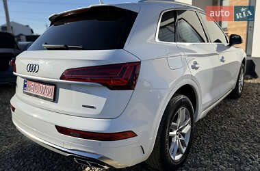 Внедорожник / Кроссовер Audi Q5 2022 в 