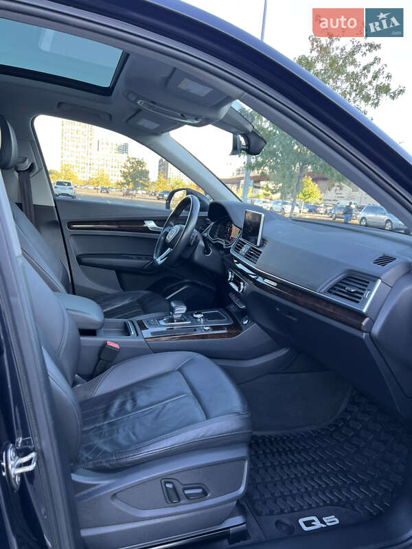 Позашляховик / Кросовер Audi Q5 2018 в Києві