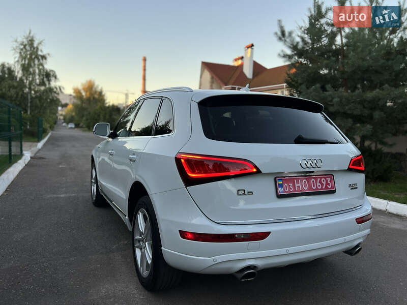Позашляховик / Кросовер Audi Q5 2015 в Рівному