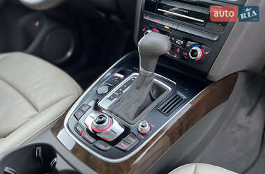 Позашляховик / Кросовер Audi Q5 2015 в 