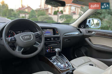 Позашляховик / Кросовер Audi Q5 2015 в 