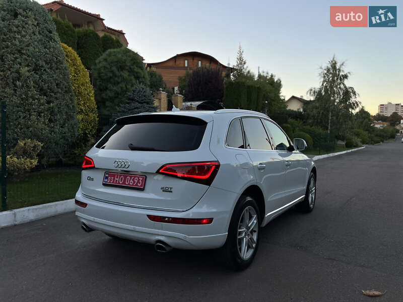 Позашляховик / Кросовер Audi Q5 2015 в Рівному