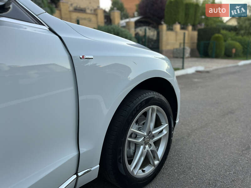 Позашляховик / Кросовер Audi Q5 2015 в Рівному