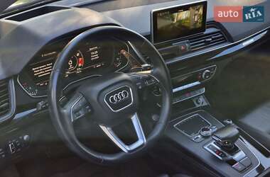 Внедорожник / Кроссовер Audi Q5 2017 в 