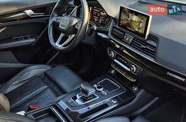 Внедорожник / Кроссовер Audi Q5 2017 в 