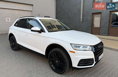 Внедорожник / Кроссовер Audi Q5 2018 в 