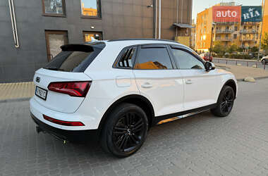 Внедорожник / Кроссовер Audi Q5 2018 в 