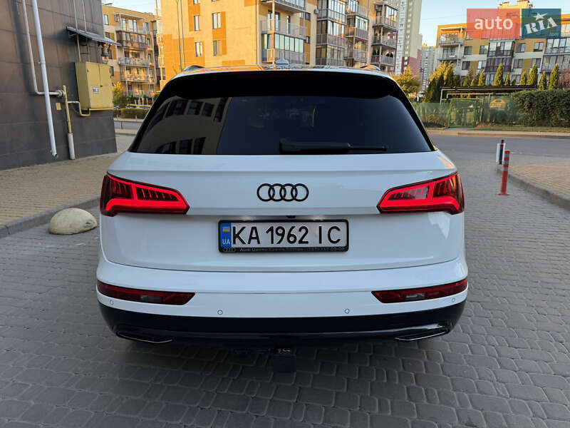 Позашляховик / Кросовер Audi Q5 2018 в Києві