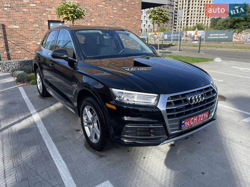 Внедорожник / Кроссовер Audi Q5 2019 в Киеве